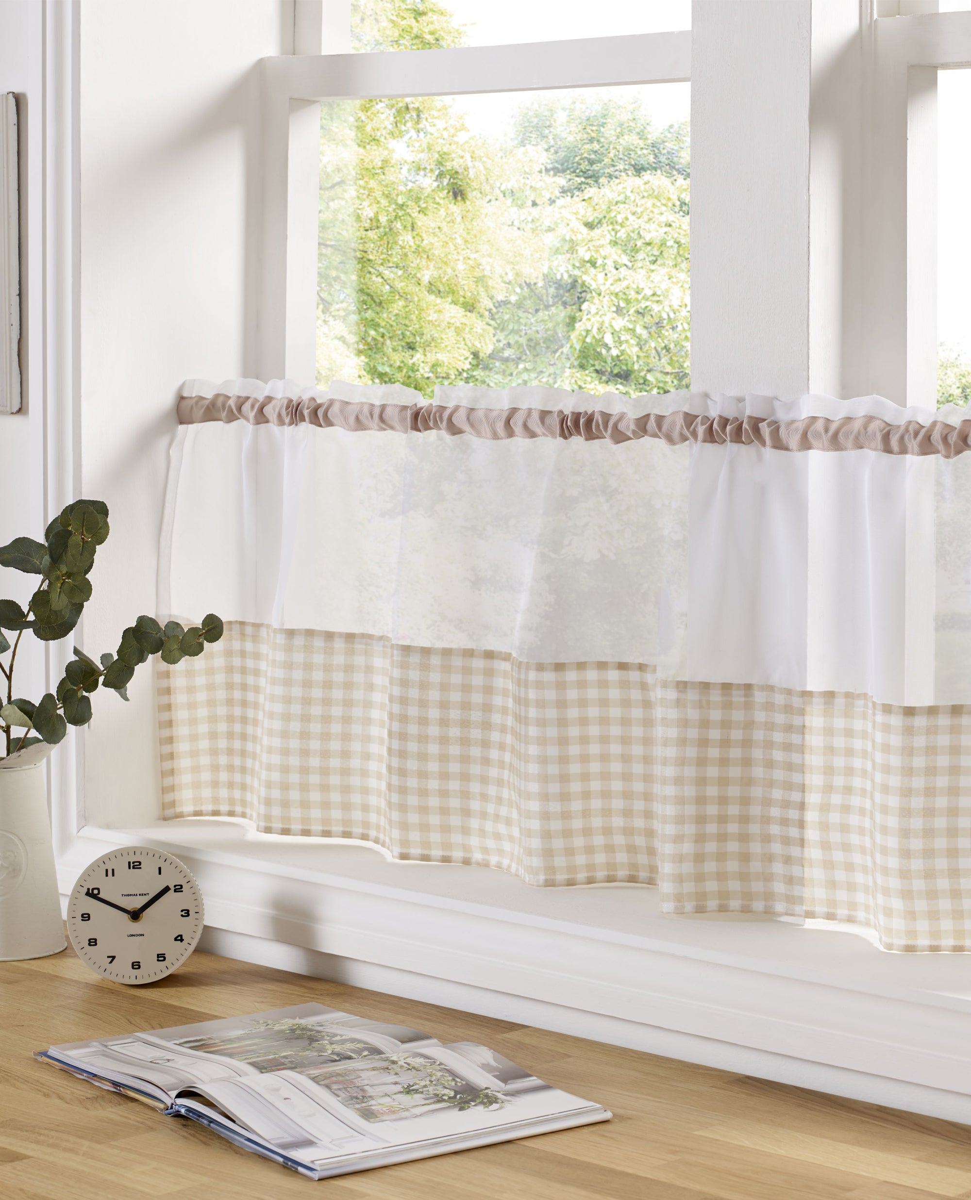 Gingham Slot Top Cafe Panel