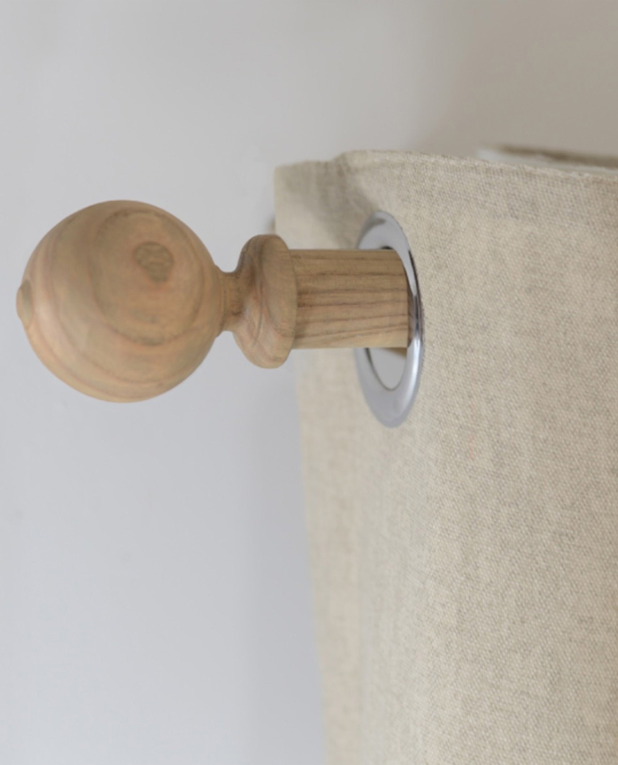 Laura Ashley Mitchell 28mm Eyelet Pole