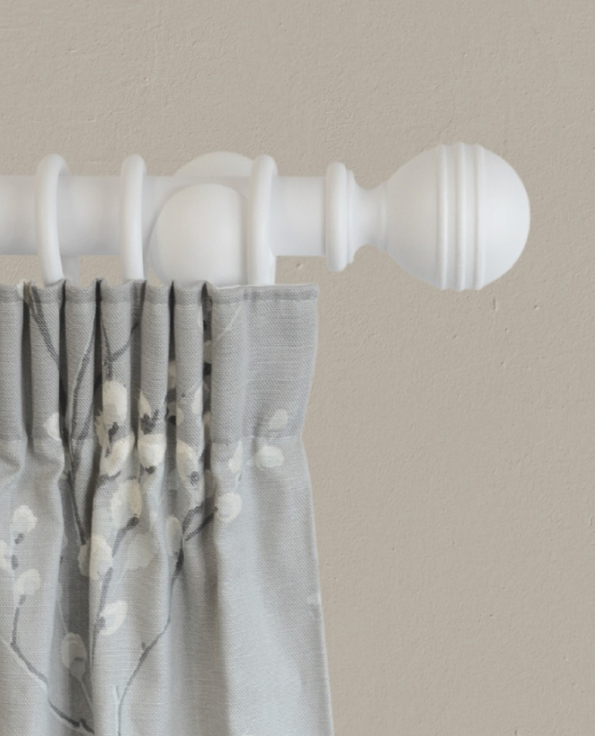 Laura Ashley Ribbed 35mm Ball Pole